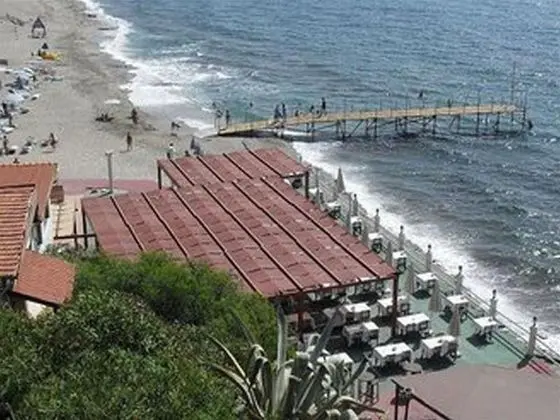 Green Paradise Beach Hotel