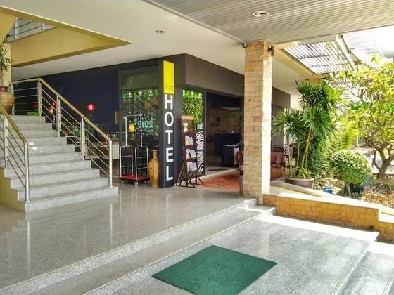 The Green Plaza Hotel - Dış Mekan