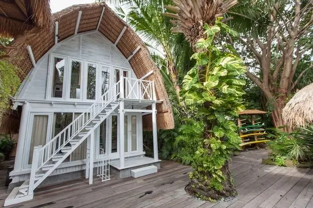The Green Room Seminyak - Hostel