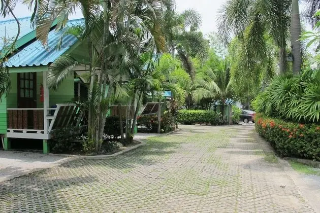 The Green Resort Sri Racha - Dış Mekan