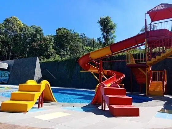Green Valley Resort Bandungan - Havuz