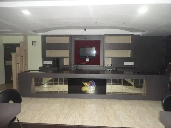 Green Valley Hotel - Lobi