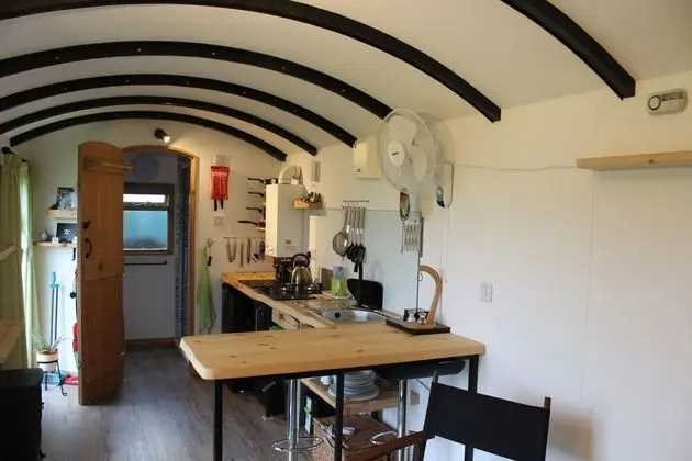 Greenacres Self Catering Railway Wagon-Glamping - Bar
