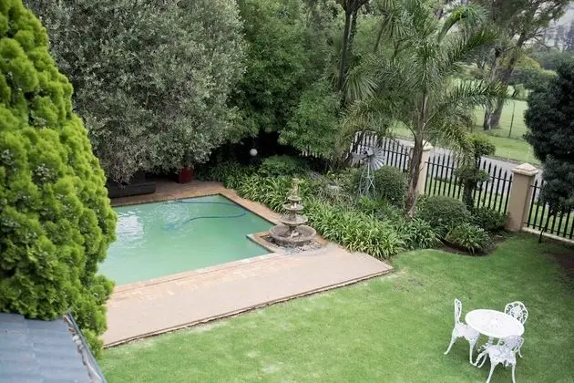 Greenfields Guest House - Havuz