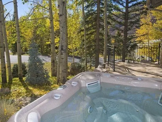 Greenhill Court Chalet