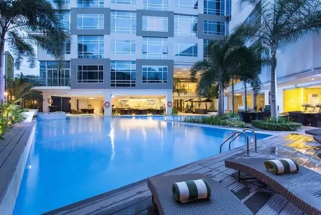 Greenleaf Hotel Gensan - Havuz