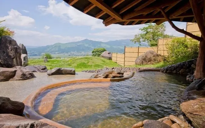 Hotel Greenpia Minami Aso - Havuz