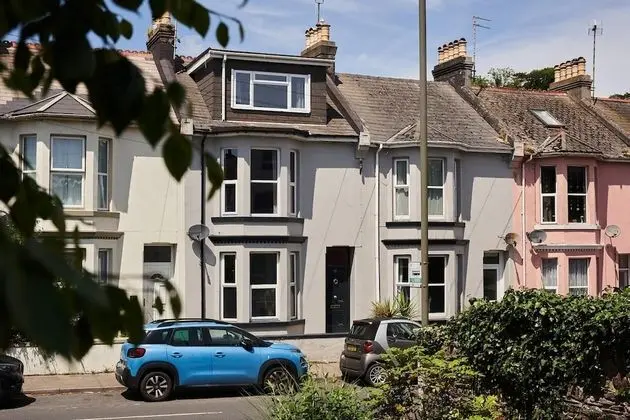 Greenswood House - Bohemian Victorian Family Home With hot tub Close to Harbour