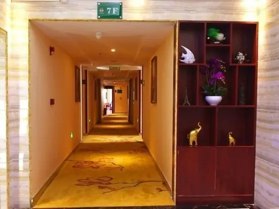GreenTree Alliance Shenzhen Fuyong Metro Station Hotel - İç Mekan