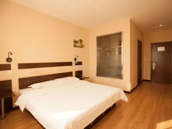 GreenTree Inn DaLian Ganjingzi District Airport New District Lazishan Express Hotel