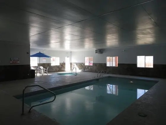 GreenTree Inn Montrose - Havuz