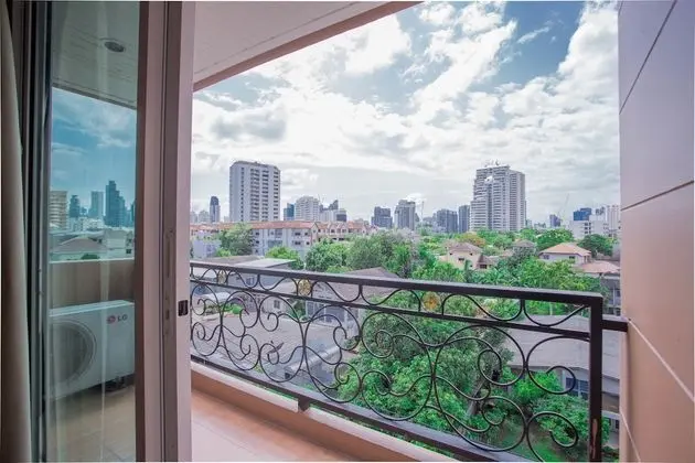 Greenview Ekkamai 10