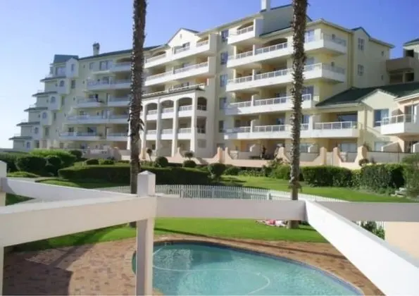 Greenways Golf Estate Sea View Apartment - Havuz