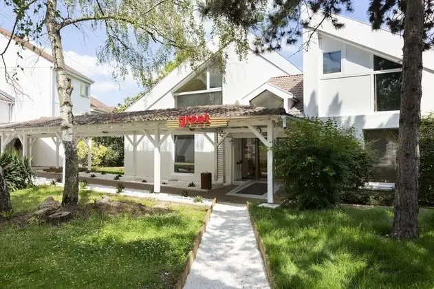 greet Hotel Villeneuve La Garenne - Dış Mekan