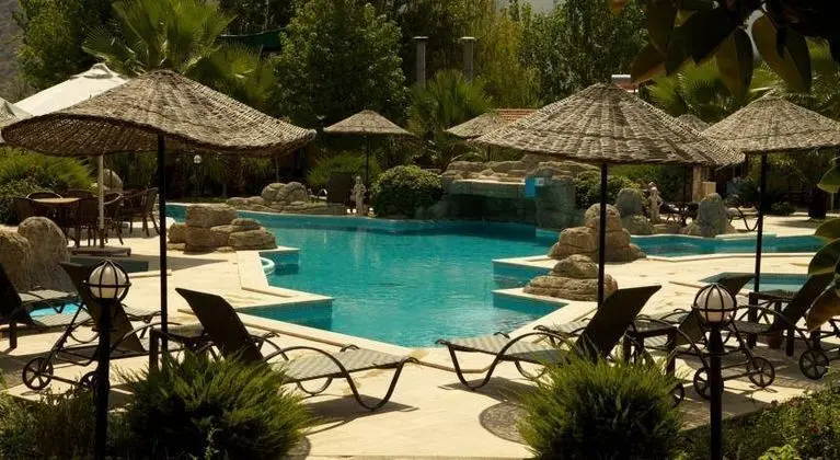 Grenadine Lodge - Havuz