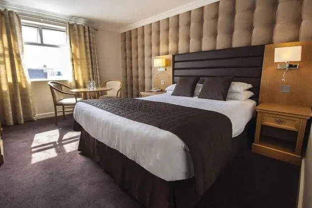Greville Arms Hotel - Oda