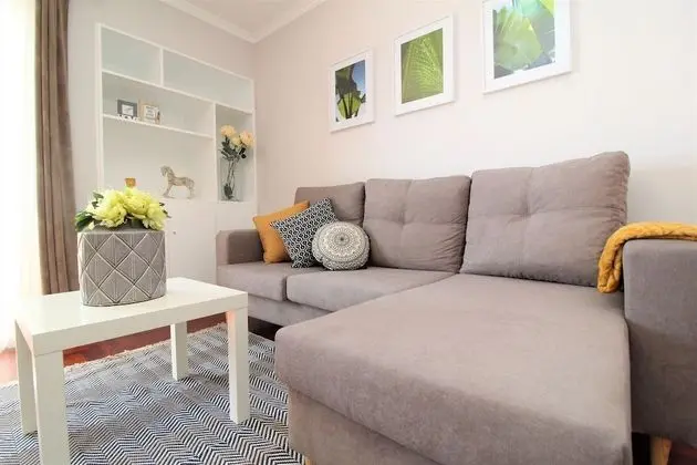 Grey Apartment in City Center with Sea View - Öne Çıkan Resim