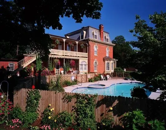 Greystone Manor Inn B&B