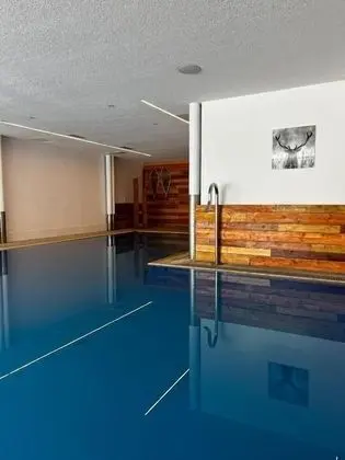 Grichting Hotel & Serviced Apartments - Havuz