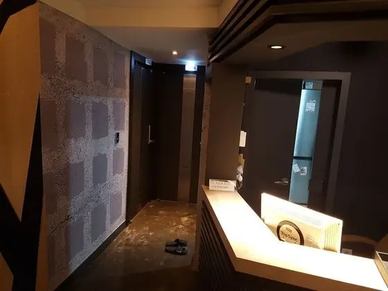 Grim Hotel in Dongdaemoon