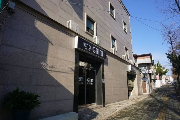 Grim Hotel