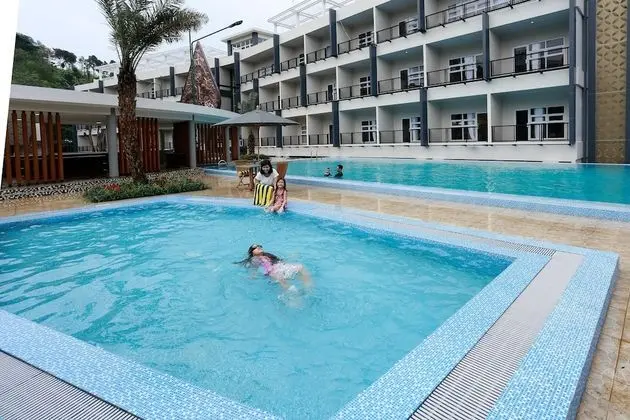 Griya Persada Convention Hotel & Resort - Havuz