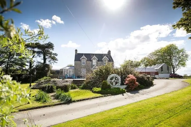 Groarty House & Manor B&B