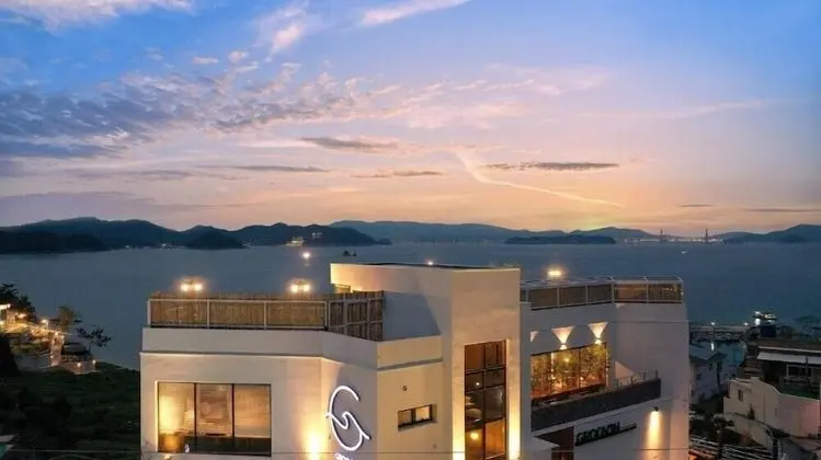 Groove-in Cafe Pension