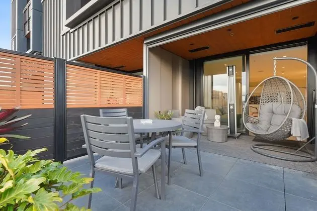 Groovy Apt Close to Onehunga Mall Centre