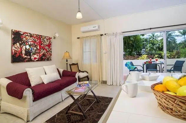Ground Floor Apartment Located in Hometown, 5 min Walk to the Beach - Oda Düzeni