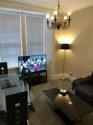 Ground Floor Apartment near GLA Airport - Oda Düzeni