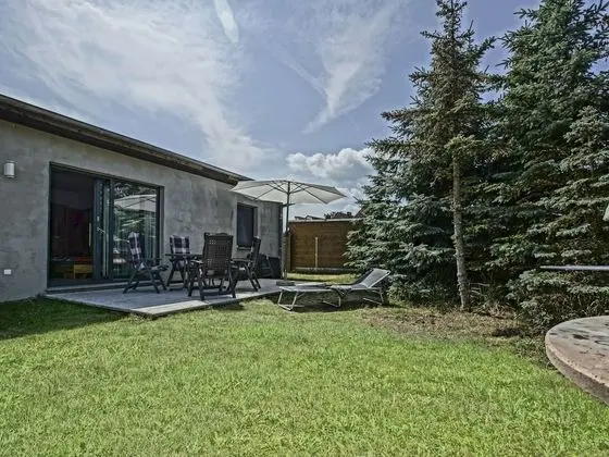 Ground-floor Apartment With Terrace and Large Garden With Lounge Area and Grill