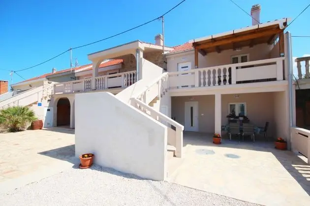 Groundfloor Apartment Rustica With 2 Bedrooms - Dış Mekan