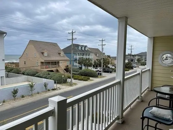 Grove Pointe 201