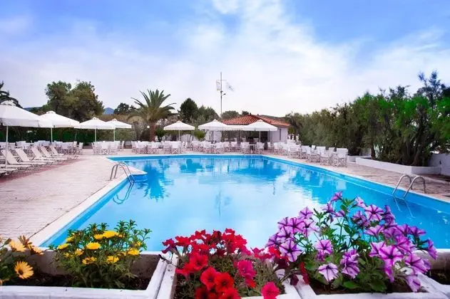 The Grove Seaside Hotel - Havuz