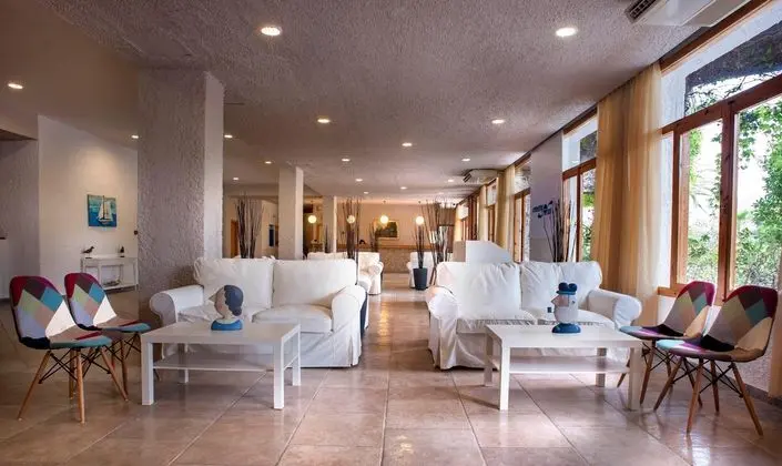 The Grove Seaside Hotel - Lobi