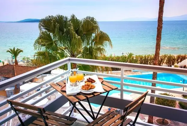 The Grove Seaside Hotel - Oda