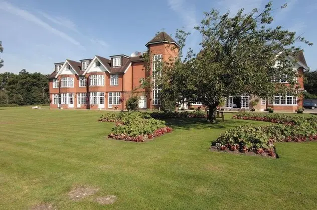 The Grovefield House