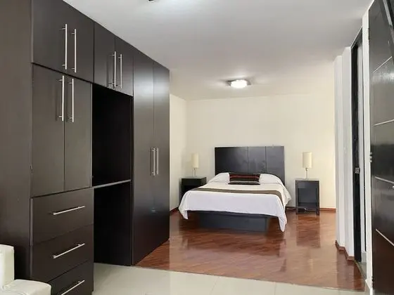 Grupo Kings Suites Chimborazo