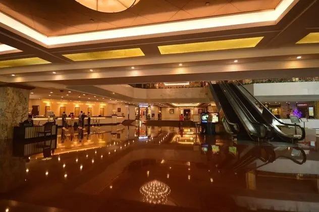 Guangdong Hotel - Lobi