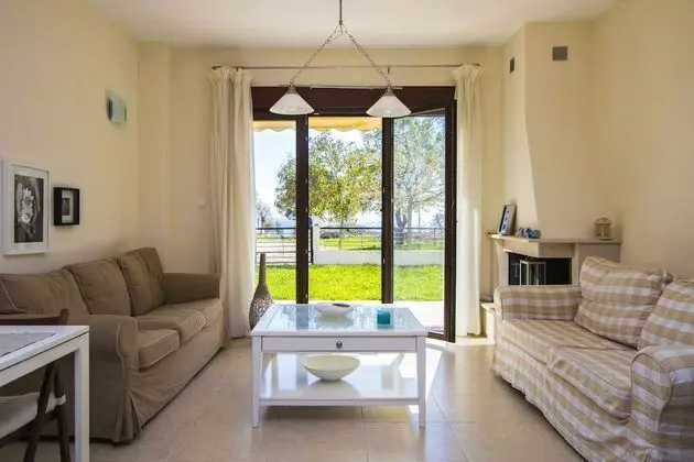 Guedin Sea Side House