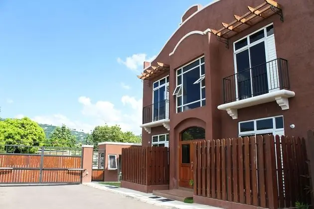 The Guest Apartments at Border Crossings - Dış Mekan