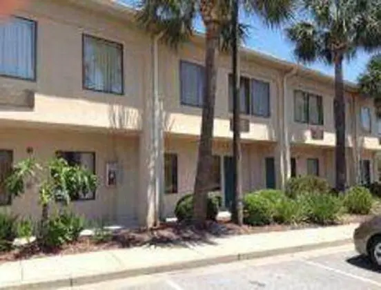 Guest Cottages & Suites