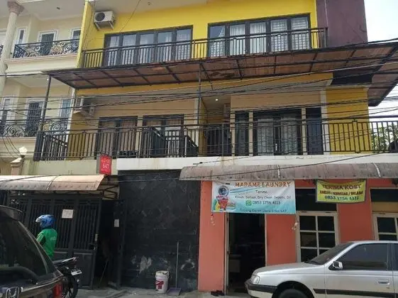 Guest House 647 Tanjung Duren Utara - Dış Mekan