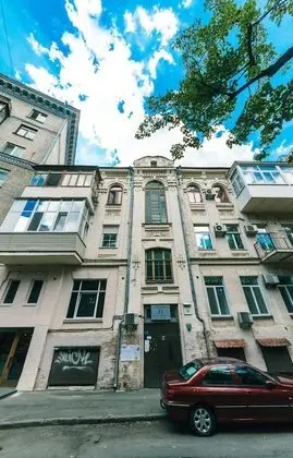 Guest House on Bessarabska Square - Dış Mekan