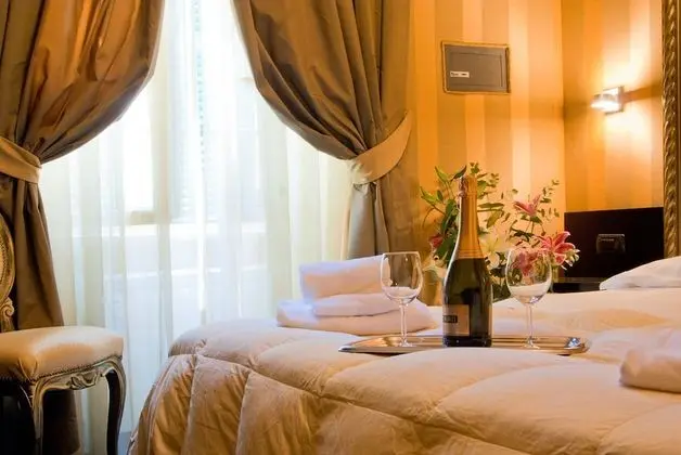 Guest House Domus RomAntica - Oda