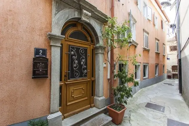 Guest House Floreus Cres