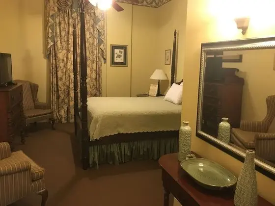 The Guest House Historic Mansion - Oda