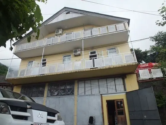 Guest House Lazuri