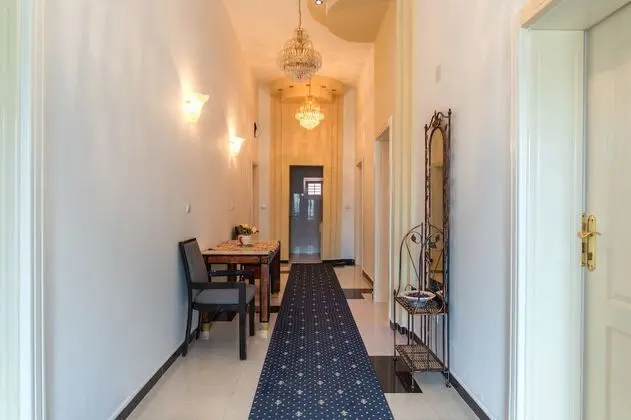 Guest House Leonardo - İç Mekan